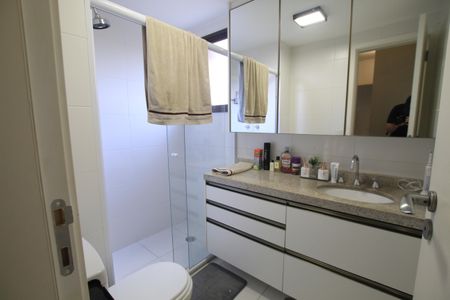 Apartamento à venda com 176m², 3 quartos e 2 vagasBanheiro da Suíte master