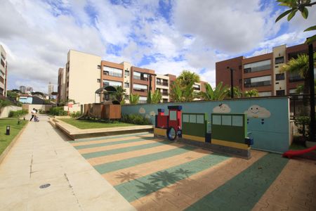 Apartamento à venda com 176m², 3 quartos e 2 vagasÁrea comum - Playground