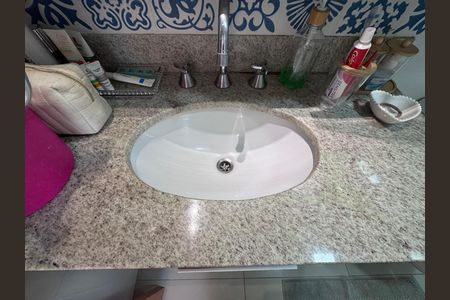 Apartamento à venda com 166m², 4 quartos e 2 vagasBanheiro da Suíte 1