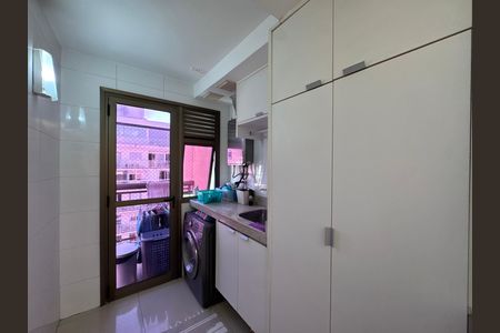 Apartamento à venda com 166m², 4 quartos e 2 vagasCozinha e Área de Serviço