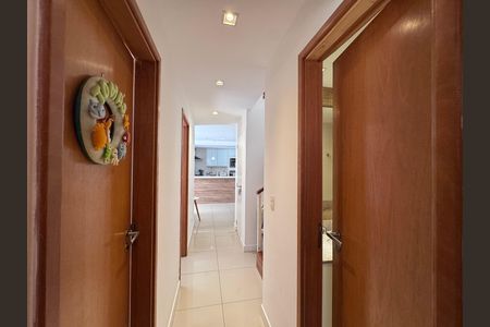 Apartamento à venda com 166m², 4 quartos e 2 vagasCorredor