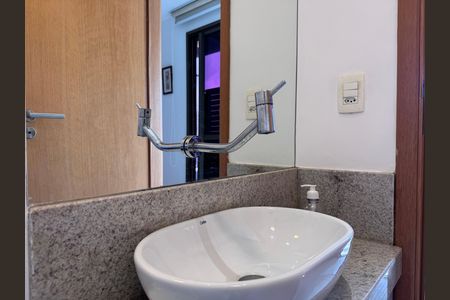 Apartamento à venda com 166m², 4 quartos e 2 vagasBanheiro Social