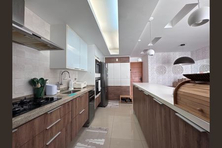 Apartamento à venda com 166m², 4 quartos e 2 vagasCozinha e Área de Serviço