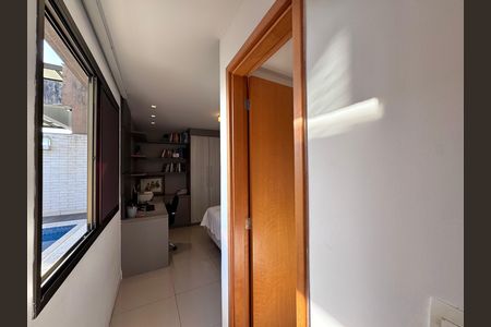 Apartamento à venda com 166m², 4 quartos e 2 vagasSuíte 2