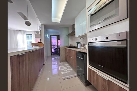 Apartamento à venda com 166m², 4 quartos e 2 vagasCozinha e Área de Serviço