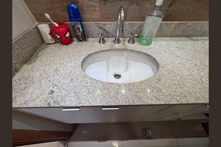 Apartamento à venda com 166m², 4 quartos e 2 vagasBanheiro Social