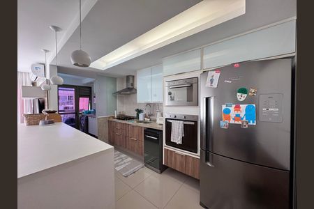 Apartamento à venda com 166m², 4 quartos e 2 vagasCozinha e Área de Serviço