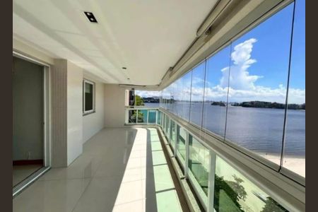 Apartamento à venda com 190m², 4 quartos e 2 vagasVaranda