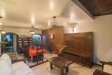 Casa à venda com 5 quartos, 190m² em Parque Oratório, Santo André