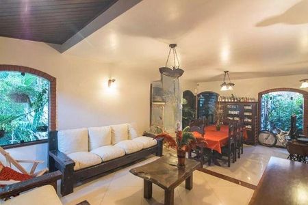 Casa à venda com 5 quartos, 190m² em Parque Oratório, Santo André