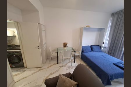 Apartamento à venda com 32m², 1 quarto e sem vagaSala/Quarto