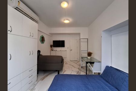 Apartamento à venda com 32m², 1 quarto e sem vagaSala/Quarto