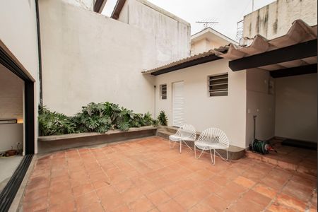 Casa à venda com 188m², 3 quartos e 4 vagasQuintal