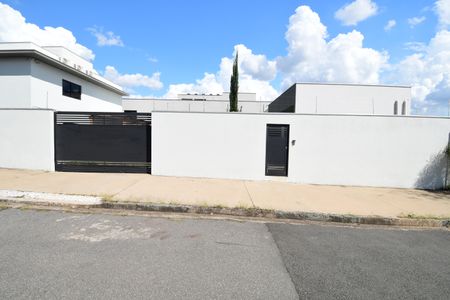 Casa para alugar com 60m², 2 quartos e 1 vagaFachada