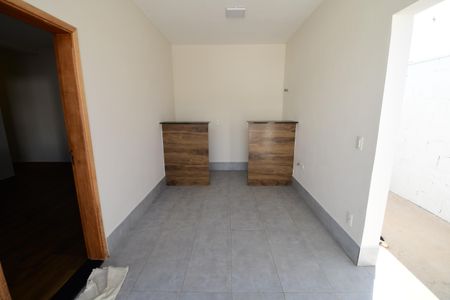 Casa para alugar com 60m², 2 quartos e 1 vagaÁrea de Serviço