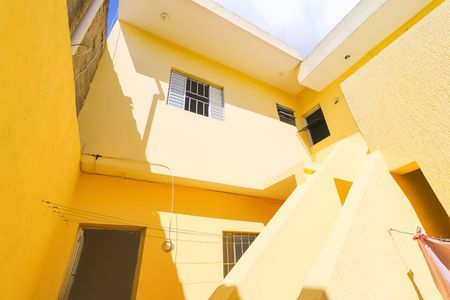 Casa para alugar com 70m², 2 quartos e sem vagaEntrada