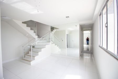 Apartamento para alugar com 155m², 2 quartos e 2 vagas Apartamento para alugar com 155m², 2 quartos e 2 vagasSala