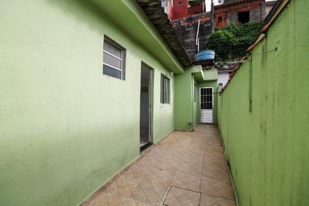 Casa para alugar com 55m², 2 quartos e 1 vaga Casa para alugar com 55m², 2 quartos e 1 vagaCorredor de Entrada