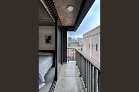 Varanda de kitnet/studio para alugar com 1 quarto, 24m² em Vila Mariana, São Paulo
