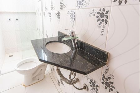 Casa de condomínio à venda com 120m², 3 quartos e 1 vagaBanheiro Social