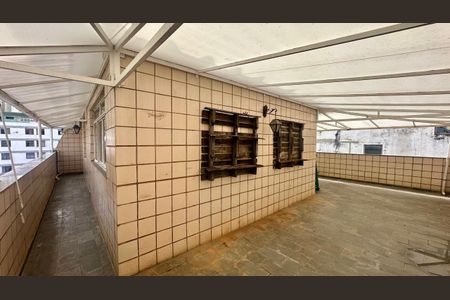 Apartamento à venda com 180m², 4 quartos e 2 vagas Apartamento à venda com 180m², 4 quartos e 2 vagasTerraço