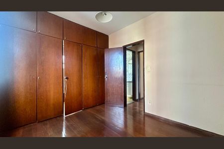 Apartamento à venda com 180m², 4 quartos e 2 vagas Apartamento à venda com 180m², 4 quartos e 2 vagasQuarto