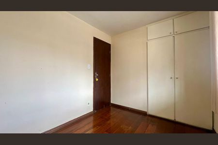 Apartamento à venda com 180m², 4 quartos e 2 vagas Apartamento à venda com 180m², 4 quartos e 2 vagasQuarto