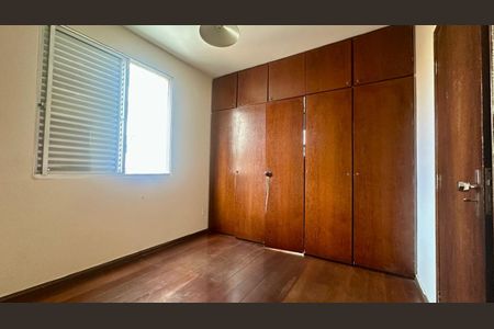 Apartamento à venda com 180m², 4 quartos e 2 vagas Apartamento à venda com 180m², 4 quartos e 2 vagasQuarto