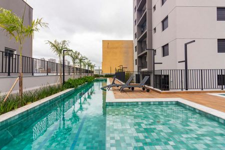 Apartamento à venda com 38m², 2 quartos e 1 vaga Apartamento à venda com 38m², 2 quartos e 1 vagaÁrea comum - Piscina
