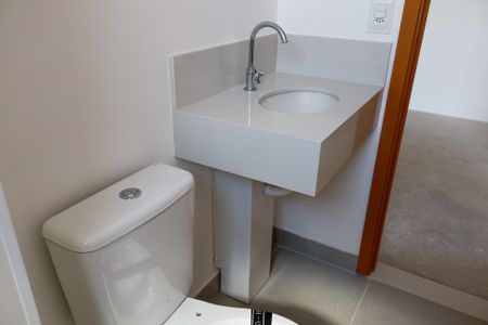 Apartamento à venda com 38m², 2 quartos e 1 vaga Apartamento à venda com 38m², 2 quartos e 1 vagaBanheiro