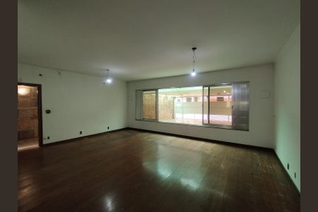 Casa para alugar com 281m², 3 quartos e 4 vagas Casa para alugar com 281m², 3 quartos e 4 vagasSala