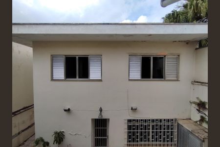 Casa para alugar com 281m², 3 quartos e 4 vagas Casa para alugar com 281m², 3 quartos e 4 vagasFundos