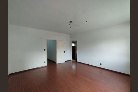 Casa para alugar com 281m², 3 quartos e 4 vagas