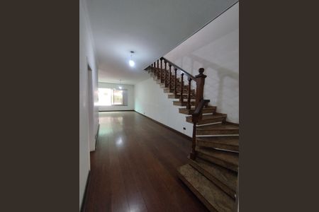 Casa para alugar com 281m², 3 quartos e 4 vagas Casa para alugar com 281m², 3 quartos e 4 vagasSala