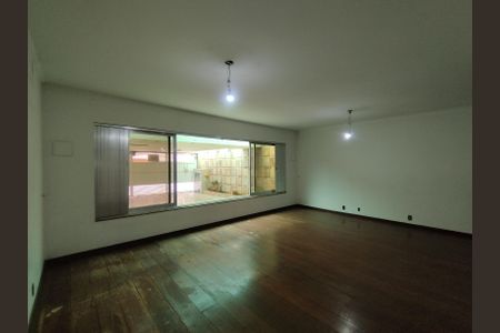 Casa para alugar com 281m², 3 quartos e 4 vagas Casa para alugar com 281m², 3 quartos e 4 vagasSala