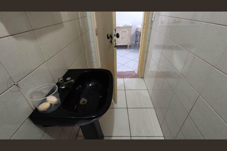 Casa para alugar com 150m², 3 quartos e 2 vagas Casa para alugar com 150m², 3 quartos e 2 vagasBanheiro social