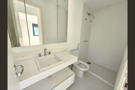 Banheiro de apartamento à venda com 2 quartos, 85m² em Vila Progredior, São Paulo