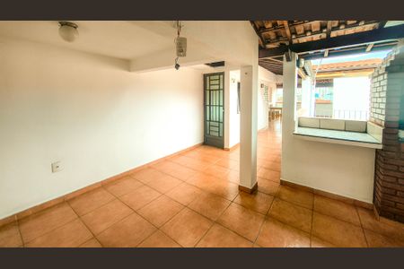 Casa de condomínio à venda com 283m², 4 quartos e 4 vagasTerraço