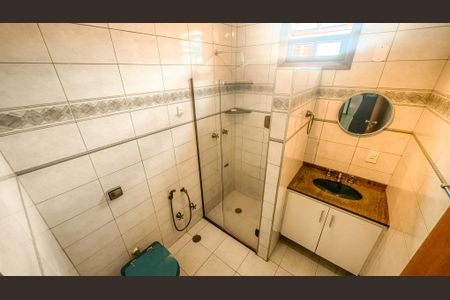 Casa de condomínio à venda com 283m², 4 quartos e 4 vagasBanheiro