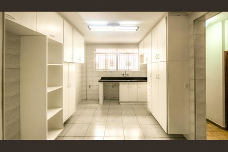 Casa de condomínio à venda com 283m², 4 quartos e 4 vagasCozinha