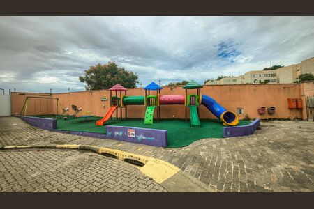 Casa de condomínio à venda com 283m², 4 quartos e 4 vagasÁrea comum - Playground