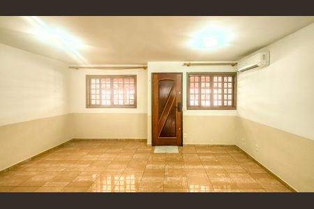 Casa de condomínio à venda com 283m², 4 quartos e 4 vagasSala