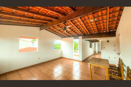 Casa de condomínio à venda com 283m², 4 quartos e 4 vagasTerraço