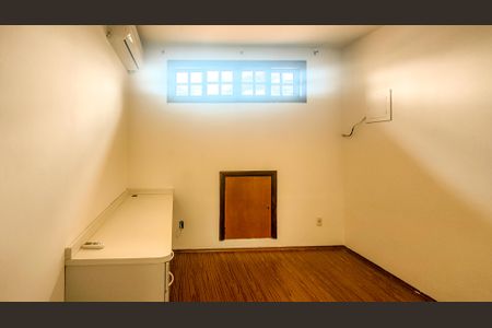 Casa de condomínio à venda com 283m², 4 quartos e 4 vagasQuarto 1