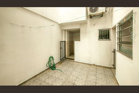 Casa de condomínio à venda com 283m², 4 quartos e 4 vagasQuintal