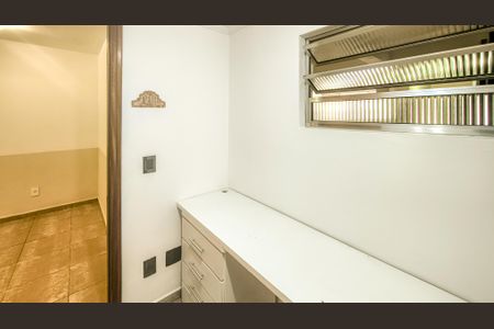 Casa de condomínio à venda com 283m², 4 quartos e 4 vagasEscritório