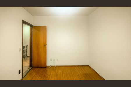 Casa de condomínio à venda com 283m², 4 quartos e 4 vagasQuarto 2