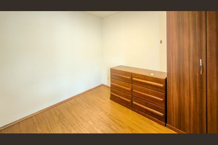 Casa de condomínio à venda com 283m², 4 quartos e 4 vagasSuíte