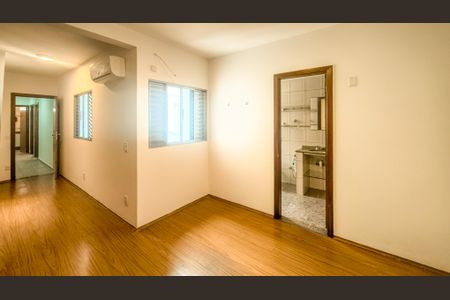 Casa de condomínio à venda com 283m², 4 quartos e 4 vagasSuíte