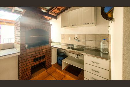 Casa de condomínio à venda com 283m², 4 quartos e 4 vagasChurrasqueira